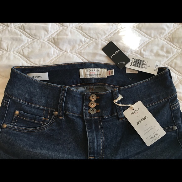 Torrid Jeggings NWT. Size 10 Short - Picture 3 of 6